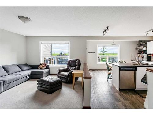 341 Citadel Meadow Bay Nw, Calgary, AB - Indoor Photo Showing Living Room