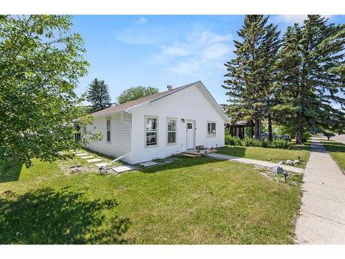 4729 48 Street, Olds, AB - Outdoor