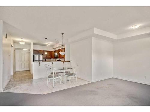 2236-48 Inverness Gate Se, Calgary, AB - Indoor