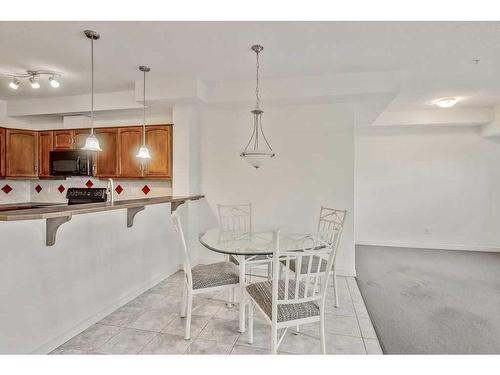 2236-48 Inverness Gate Se, Calgary, AB - Indoor Photo Showing Kitchen