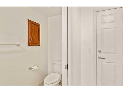 2236-48 Inverness Gate Se, Calgary, AB - Indoor Photo Showing Bathroom