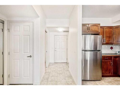 2236-48 Inverness Gate Se, Calgary, AB - Indoor Photo Showing Kitchen