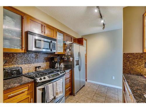 506-429 14 Street Nw, Calgary, AB - Indoor Photo Showing Kitchen