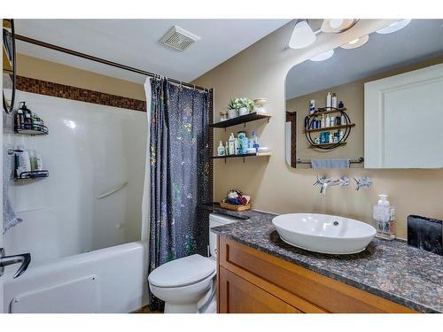 506-429 14 Street Nw, Calgary, AB - Indoor Photo Showing Bathroom