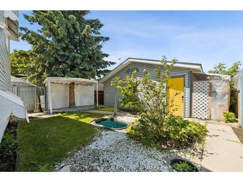 56 Erin Circle Se, Calgary, AB - Outdoor