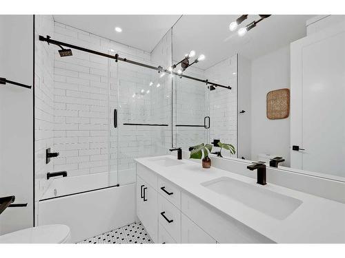 4635 82 Street Nw, Calgary, AB - Indoor Photo Showing Bathroom