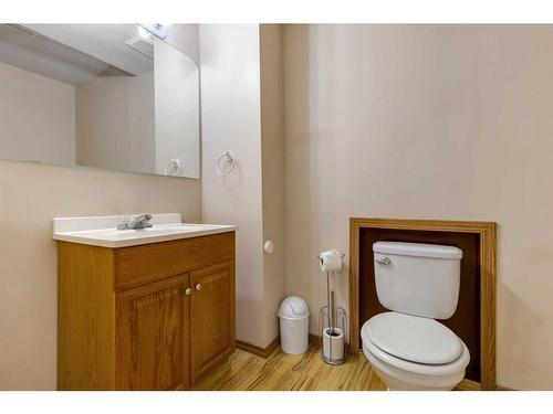 34 Covehaven Rise Ne, Calgary, AB - Indoor Photo Showing Bathroom