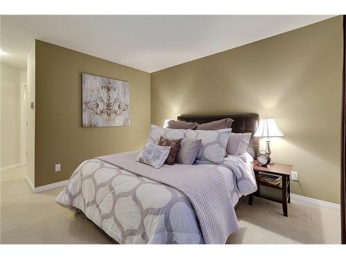 14-2318 17 Street Se, Calgary, AB - Indoor Photo Showing Bedroom