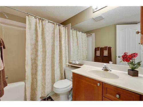 14-2318 17 Street Se, Calgary, AB - Indoor Photo Showing Bathroom