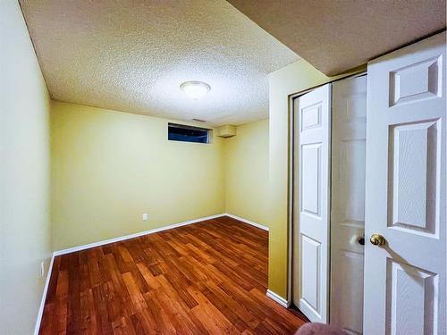 908 Hunterston Road Nw, Calgary, AB - Indoor Photo Showing Other Room