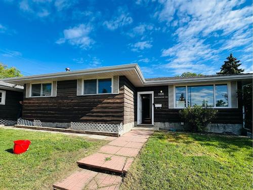 908 Hunterston Road Nw, Calgary, AB - Outdoor