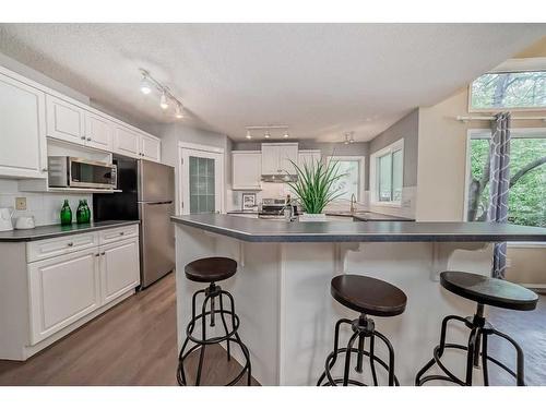 168 Chaparral Crescent Se, Calgary, AB - Indoor Photo Showing Kitchen