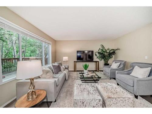 168 Chaparral Crescent Se, Calgary, AB - Indoor Photo Showing Living Room