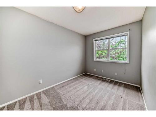 168 Chaparral Crescent Se, Calgary, AB - Indoor Photo Showing Other Room