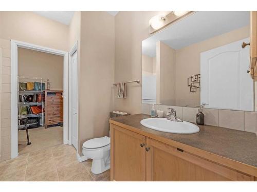 91 Evercreek Bluffs Place Sw, Calgary, AB - Indoor Photo Showing Bathroom
