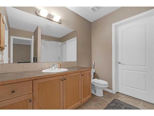 91 Evercreek Bluffs Place Sw, Calgary, AB - Indoor Photo Showing Bathroom