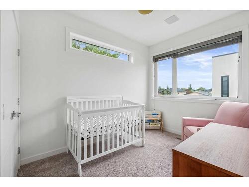 202-1616 24 Avenue Nw, Calgary, AB - Indoor Photo Showing Bedroom