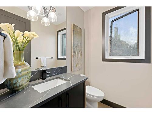 1514 22 Avenue Sw, Calgary, AB - Indoor Photo Showing Bathroom