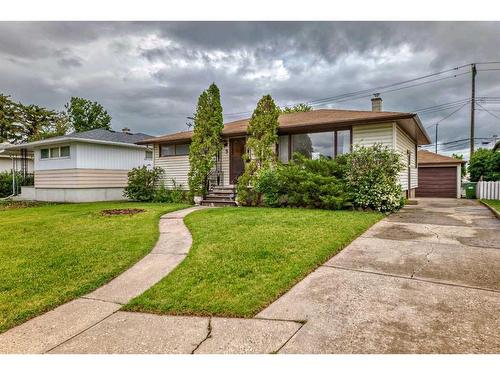 3 Maple Place Sw, Calgary, AB - Outdoor With Facade