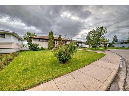 3 Maple Place Sw, Calgary, AB - Outdoor