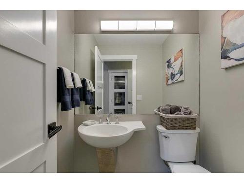 44 Christie Knoll Heights Sw, Calgary, AB - Indoor Photo Showing Bathroom
