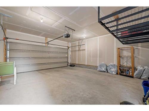 1-1724 Kensington Road Nw, Calgary, AB - Indoor Photo Showing Garage