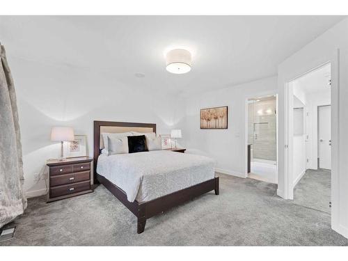1-1724 Kensington Road Nw, Calgary, AB - Indoor Photo Showing Bedroom