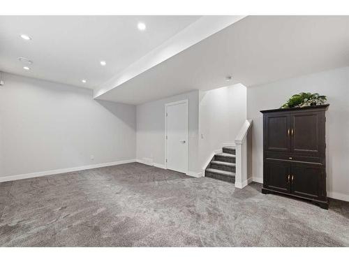 1-1724 Kensington Road Nw, Calgary, AB - Indoor Photo Showing Other Room