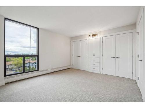 261-20 Coachway Road Sw, Calgary, AB - Indoor Photo Showing Other Room
