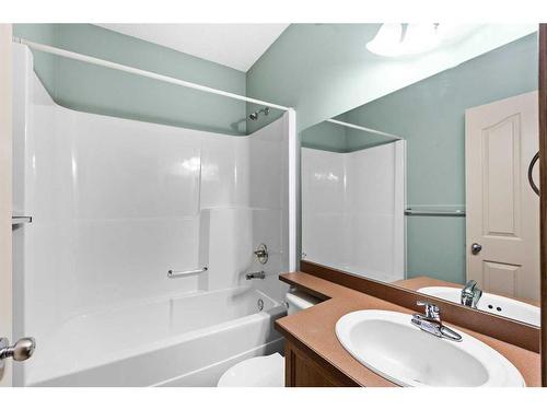 8 Everridge Road Sw, Calgary, AB - Indoor Photo Showing Bathroom