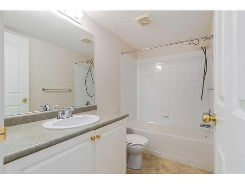 115-3000 Somervale Court Sw, Calgary, AB - Indoor Photo Showing Bathroom