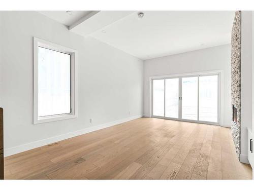 1410 43 Street Sw, Calgary, AB - Indoor Photo Showing Other Room