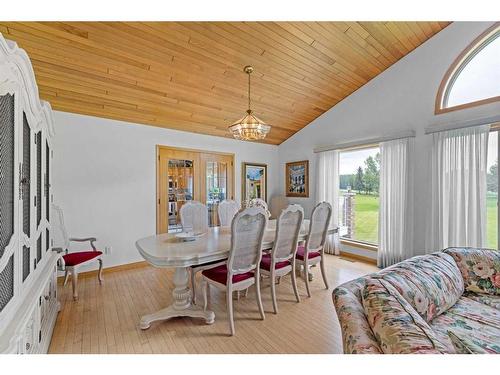 54 Hamilton Drive, Rural Rocky View County, AB - Indoor Photo Showing Dining Room