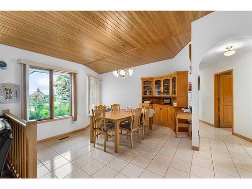 54 Hamilton Drive, Rural Rocky View County, AB - Indoor Photo Showing Dining Room