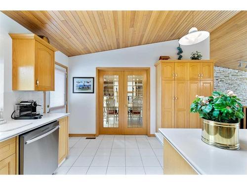 54 Hamilton Drive, Rural Rocky View County, AB - Indoor Photo Showing Kitchen