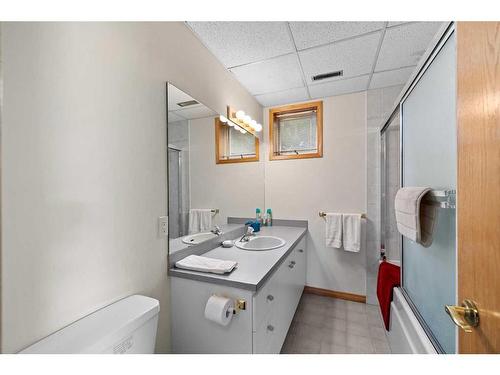 54 Hamilton Drive, Rural Rocky View County, AB - Indoor Photo Showing Bathroom