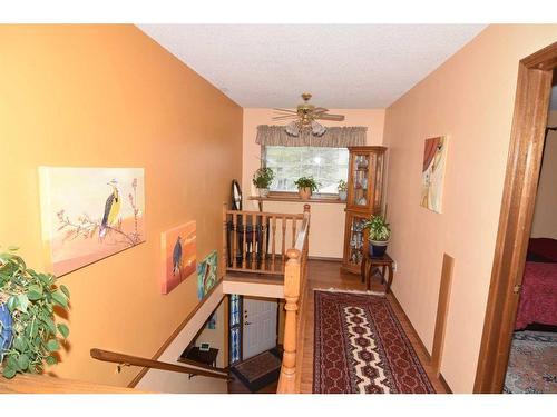 163 Shannon Circle Sw, Calgary, AB - Indoor Photo Showing Other Room