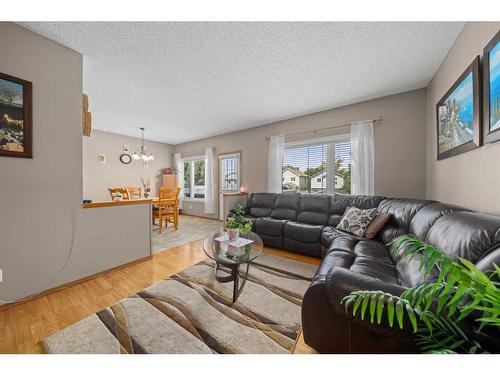 10748 Hidden Valley Drive Nw, Calgary, AB - Indoor Photo Showing Living Room