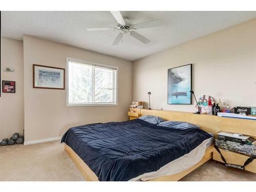 21 Country Hills Gardens Nw, Calgary, AB - Indoor Photo Showing Bedroom