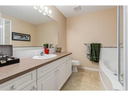 21 Country Hills Gardens Nw, Calgary, AB - Indoor Photo Showing Bedroom