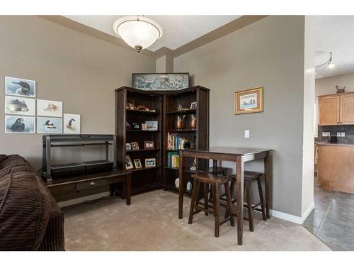 21 Country Hills Gardens Nw, Calgary, AB - Indoor Photo Showing Kitchen