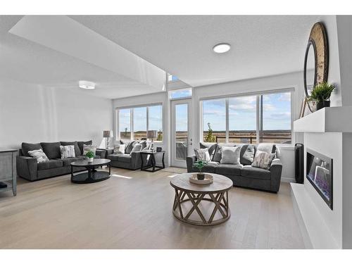 268 Seton Villas Se, Calgary, AB - Indoor Photo Showing Living Room