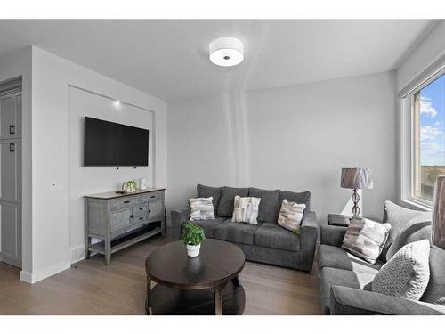 268 Seton Villas Se, Calgary, AB - Indoor Photo Showing Living Room