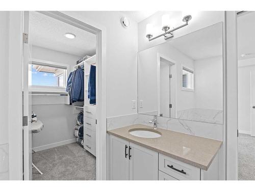 268 Seton Villas Se, Calgary, AB - Indoor Photo Showing Bathroom