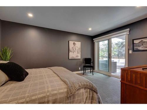 340 Parkview Crescent Se, Calgary, AB - Indoor Photo Showing Bedroom