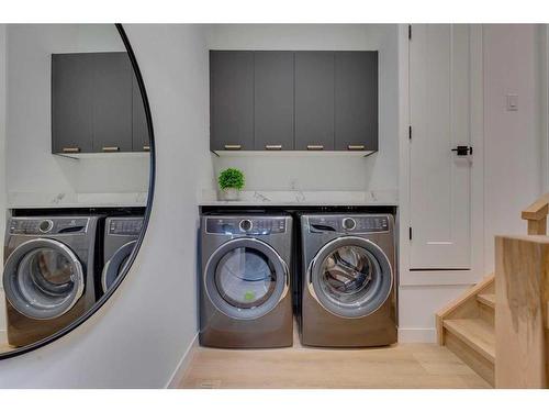 340 Parkview Crescent Se, Calgary, AB - Indoor Photo Showing Laundry Room