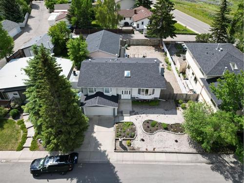 6711 Silverview Drive Nw, Calgary, AB - Outdoor