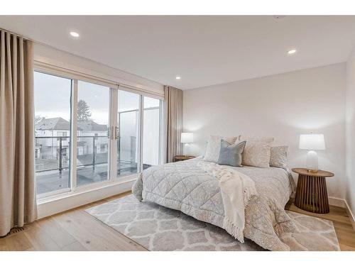 2010 41 Avenue Sw, Calgary, AB - Indoor Photo Showing Bedroom