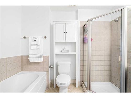 9-206 Village Terrace Sw, Calgary, AB - Indoor Photo Showing Bathroom