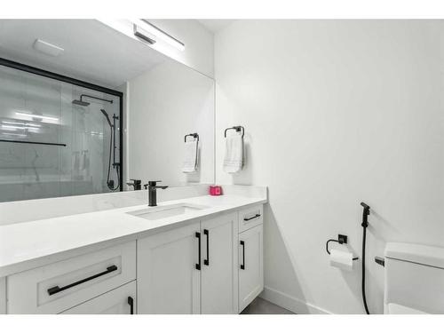 7232 Sierra Morena Boulevard Sw, Calgary, AB - Indoor Photo Showing Bathroom